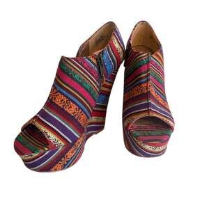 Steve Madden Whistle Multicolor Tribal Print Fabric Platform Wedge Heels